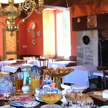 Nuit au Château d'Island près d'Auxerre