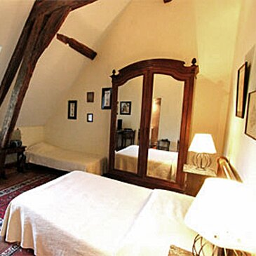 Nuit au Château d'Island près d'Auxerre