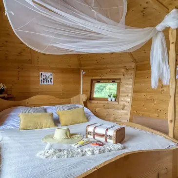 Nuit en Cabane sur l'Eau près de Poitiers