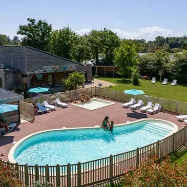 Nuit en Cabane sur l'Eau près de Poitiers