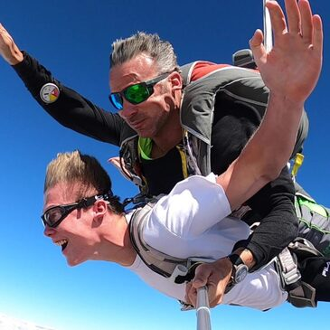 Saut en Parachute Tandem près de Millau