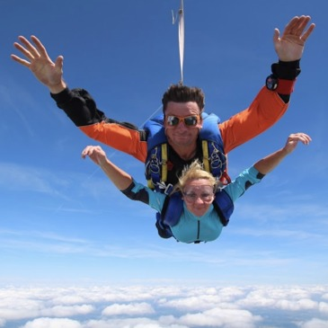 Saut en Parachute Tandem près de Millau