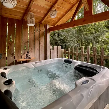 Nuit en Cabane Perchée avec Spa près de Bergerac