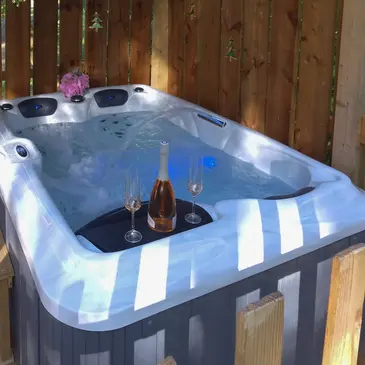 Nuit en Cabane Perchée avec Spa près de Bergerac