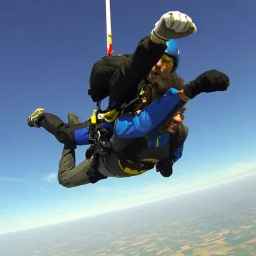 Saut en Parachute Tandem près de Compiègne