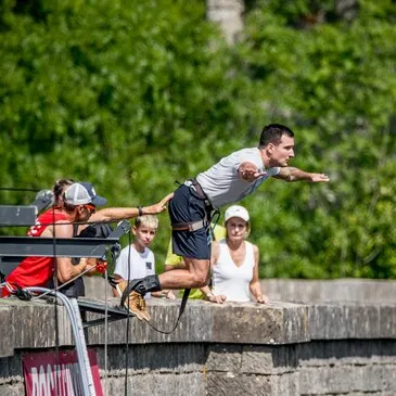 Saut à l’Élastique au Pont d'Alzon dans les Cévennes