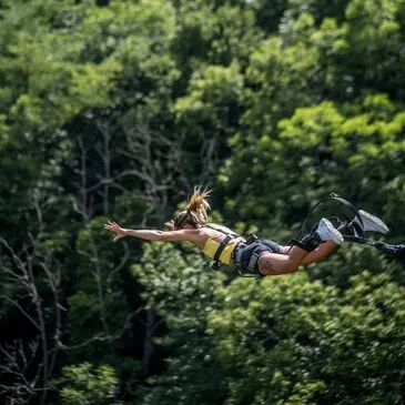 Saut à l’Élastique au Pont d'Alzon dans les Cévennes