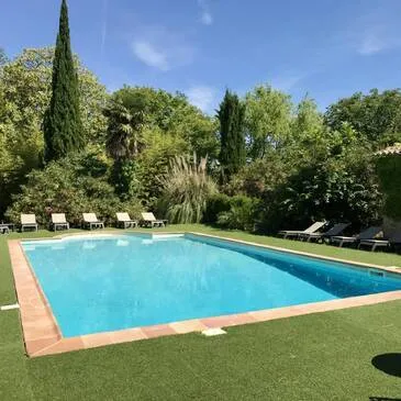 Week-end en Amoureux près d'Avignon