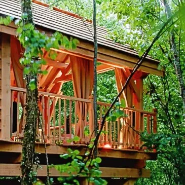 Cabane dans les Arbres avec Spa près de Brive-la-Gaillarde