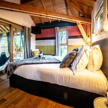 Cabane dans les Arbres avec Spa près de Brive-la-Gaillarde