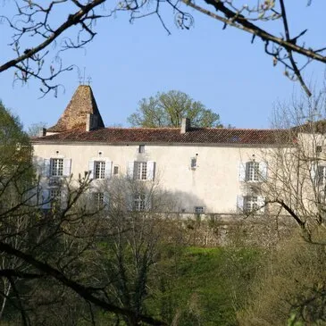 Nuit au Château de la Combe dans le Périgord
