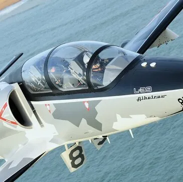 Vol en Avion de Chasse L-39 à Pontoise près de Paris