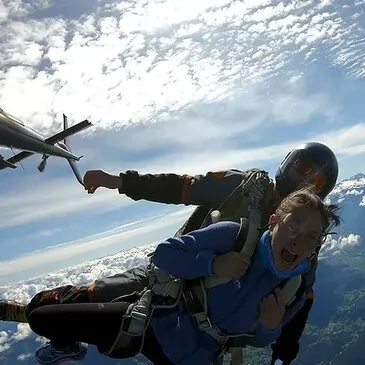 Saut en Parachute depuis un Hélicoptère près de Chambéry