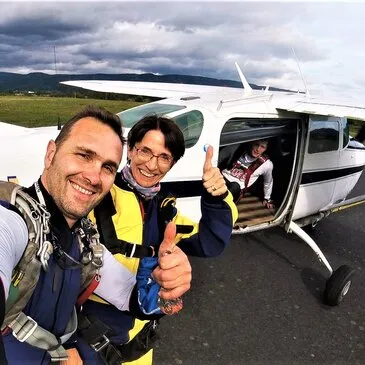 Saut en Parachute Tandem près de Roanne
