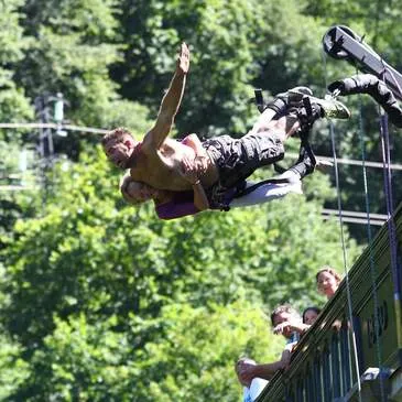 Saut à l’Élastique au Viaduc d'Arudy près de Pau