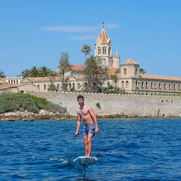 Initiation au Surf Electrique à Foil à Cannes
