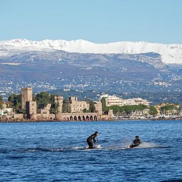 Initiation au Surf Electrique à Foil à Cannes