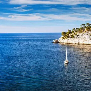 Journée en Catamaran dans les Calanques de Marseille