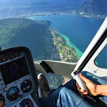 Initiation au Pilotage d'Hélicoptère près d'Annecy