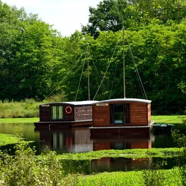 Nuit en Cabane Flottante au cœur du Bourbonnais
