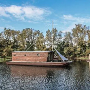 Nuit en Cabane Flottante au cœur du Bourbonnais