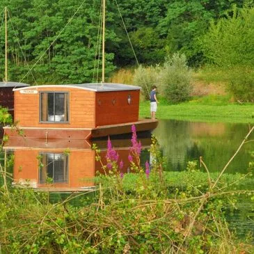 Nuit en Cabane Flottante au cœur du Bourbonnais