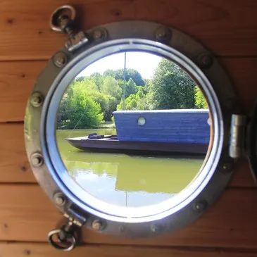 Nuit en Cabane Flottante dans le Limousin