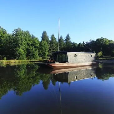 Nuit en Cabane Flottante dans le Limousin