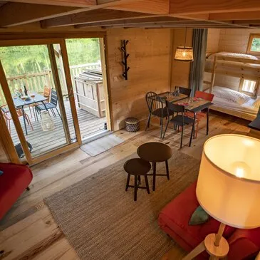 Cabane sur l'eau avec Spa près de Dijon