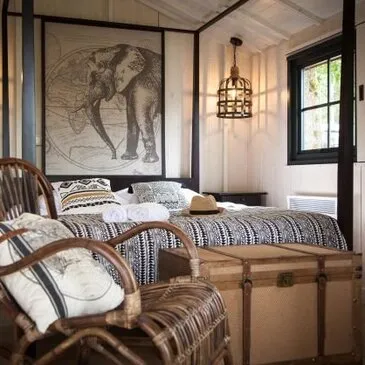 Cabane Luxe sur l'eau avec Jacuzzi privatif près d'Auch