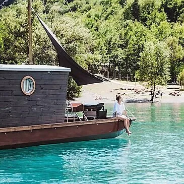 Nuit en Cabane sur l’Eau au Lac de Serre-Ponçon