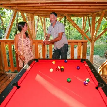 Cabane dans les Arbres avec Spa près d'Albi