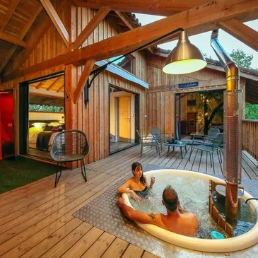 Cabane dans les Arbres avec Spa près d'Albi