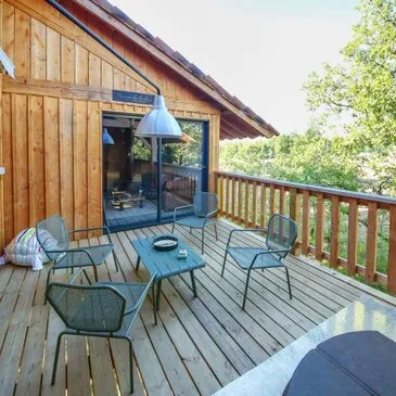 Cabane dans les Arbres avec Spa près d'Albi
