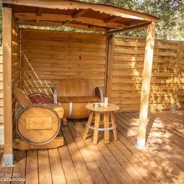 Nuit en Roulotte avec Jacuzzi privatif près d'Aix-en-Provence