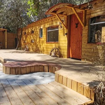 Nuit en Roulotte avec Jacuzzi privatif près d'Aix-en-Provence