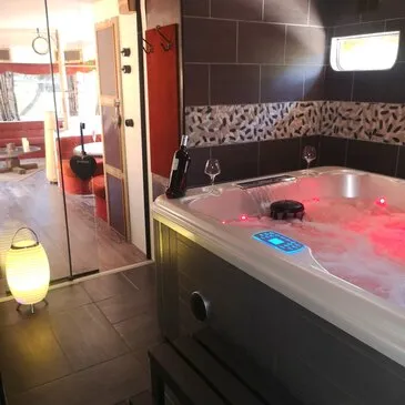 Nuit en Roulotte avec Jacuzzi privatif près d'Aix-en-Provence