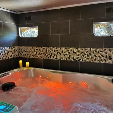 Nuit en Roulotte avec Jacuzzi privatif près d'Aix-en-Provence
