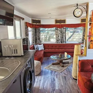 Nuit en Roulotte avec Jacuzzi privatif près d'Aix-en-Provence