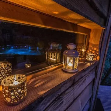 Cabane dans les Arbres avec Spa près d'Auch