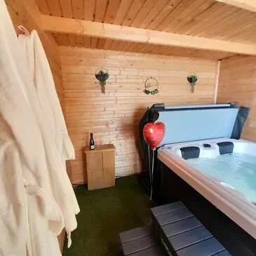 Nuit en Bulle avec Jacuzzi Privatif près de Caen