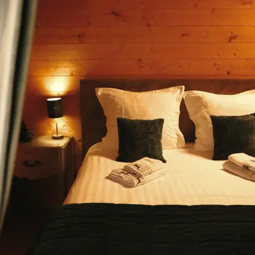 Cabane dans les Arbres avec Spa privatif près de Laval