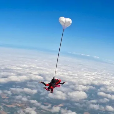 Saut en Parachute près de Saint-Malo