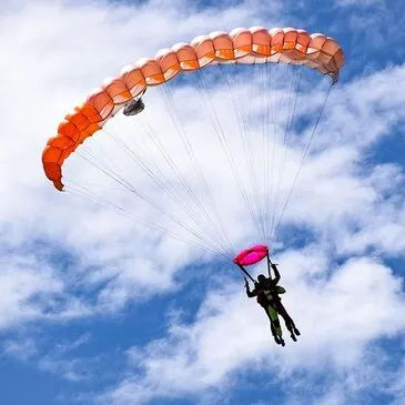 Saut en Parachute près de Saint-Malo