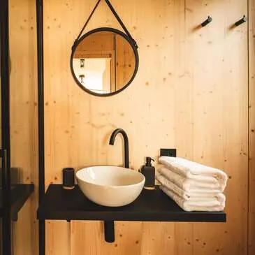 Nuit insolite en Tiny House dans un Vignoble près de Cahors