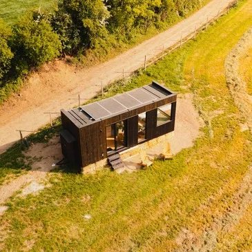 Nuit insolite en Tiny House dans une Ferme des Alpes Mancelles