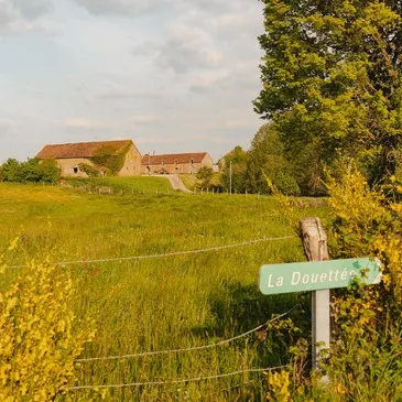 Nuit insolite en Tiny House dans une Ferme des Alpes Mancelles