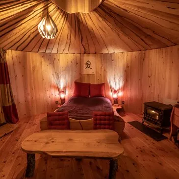 Nuit en Cabane dans les Arbres avec Spa près de Montpellier