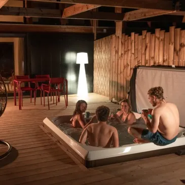 Week end Insolite en Ecogite avec Spa près de Millau