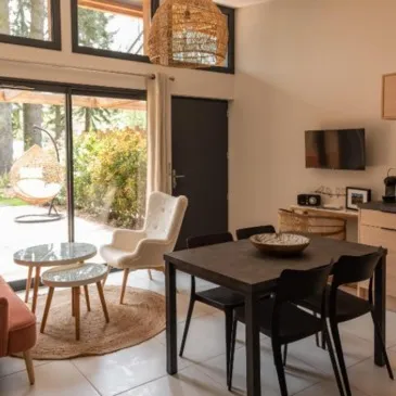 Week end Insolite en Ecogite avec Spa près de Millau